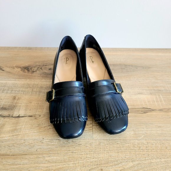 Clarks Artisan navy blue loafers  with tassels . - Picture 3 of 15